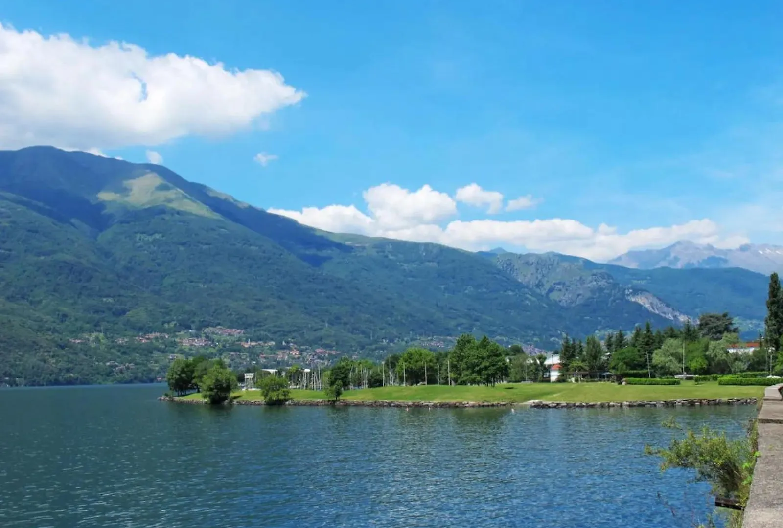 Villa Golden Lake 2 - Just Few Steps From The Lake Dervio Apartment
