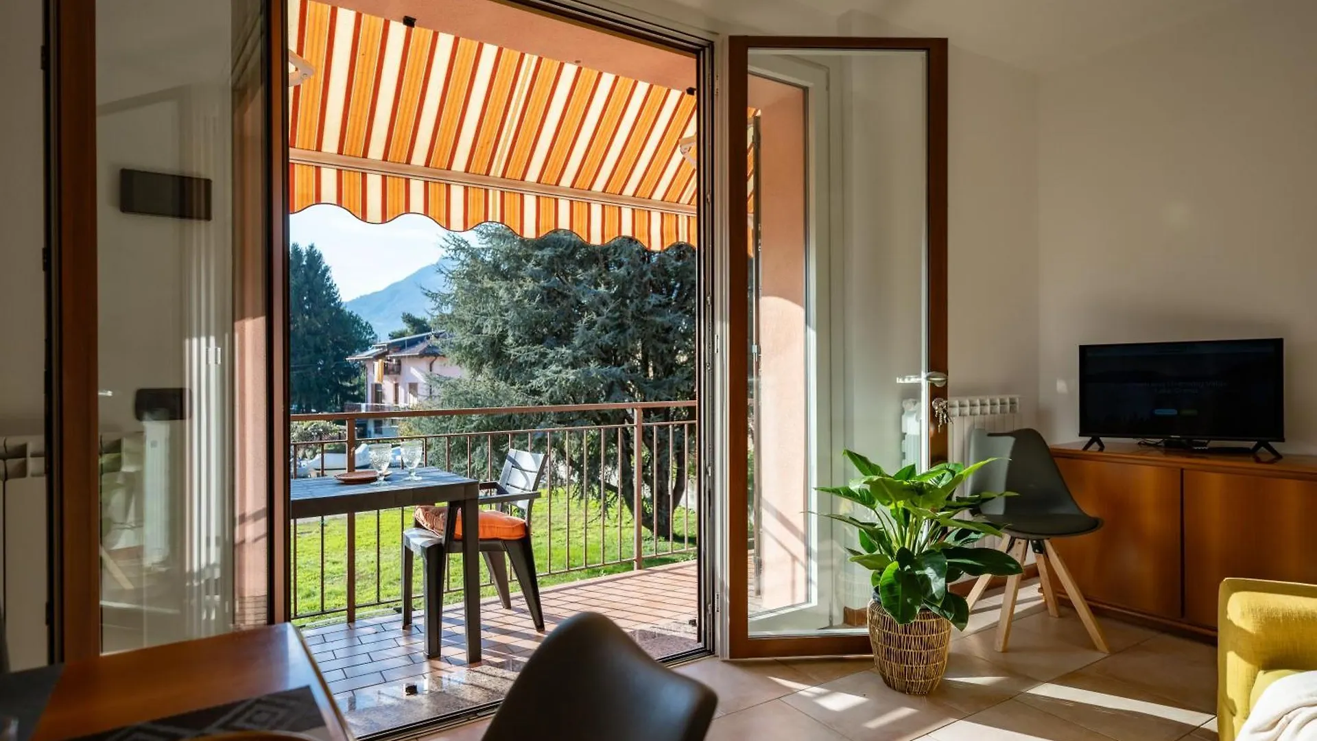 Villa Golden Lake 2 - Just Few Steps From The Lake Dervio Apartment