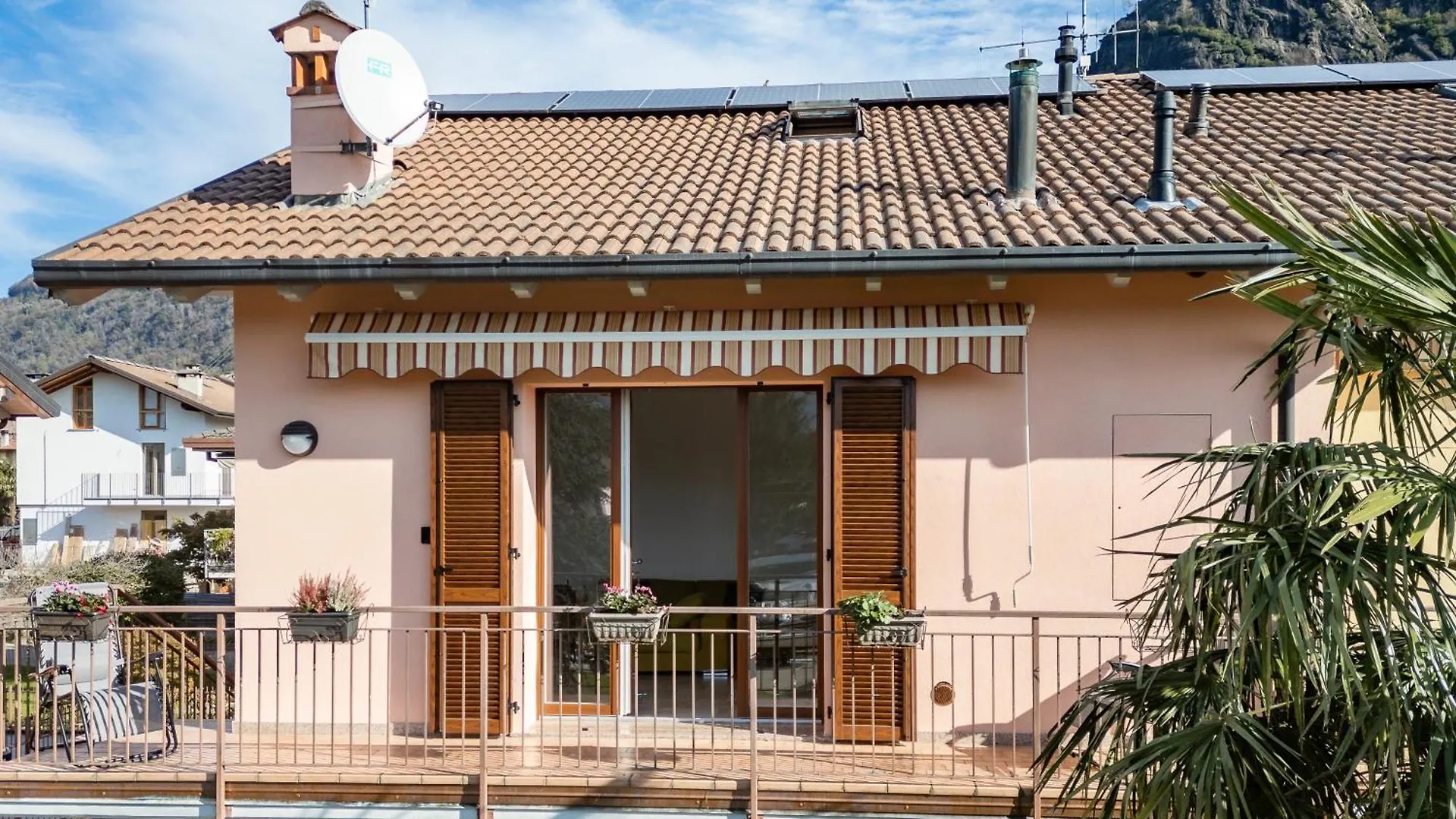 Villa Golden Lake 2 - Just Few Steps From The Lake Dervio 0*,  Italy